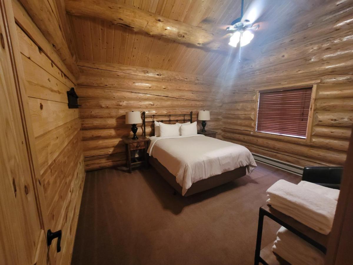 Roosevelt Hotel - Yellowstone Gardiner Bagian luar foto